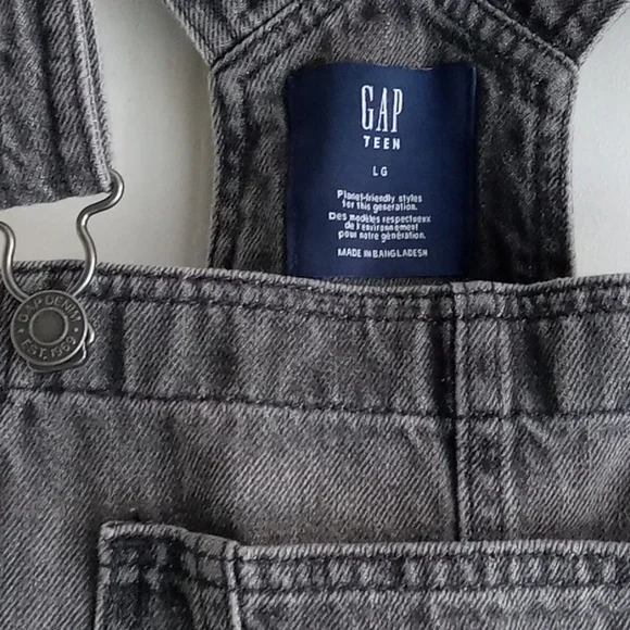 ⭐️ Host Pick ⭐️Gap Teen | Destructed Demin Shortall Overalls New - Picture 3 of 8